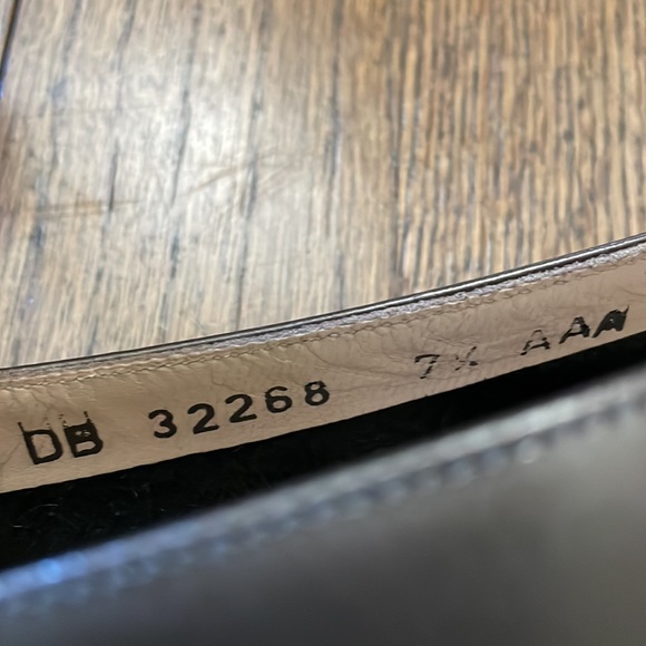 Salvatore Ferragamo Brown-ish/Gray Bowed Flats with Small Heel - 7.5 - Picture 13 of 13